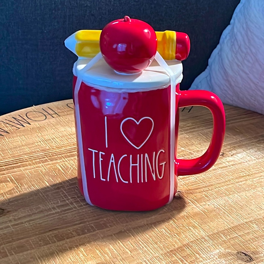 🇺🇸 Rae Dunn I ❤️ Teaching Topper Mug
